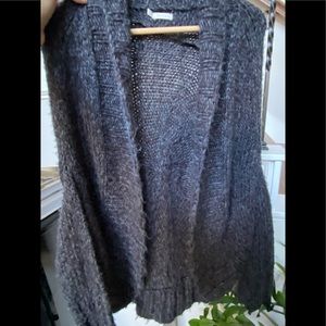 Hinge charcoal knit sweater with with modern sling on arms - size M/L